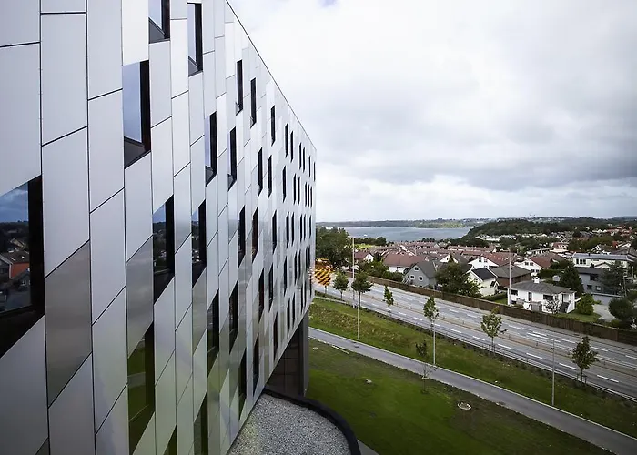 클라리온 에너지 호텔 4*